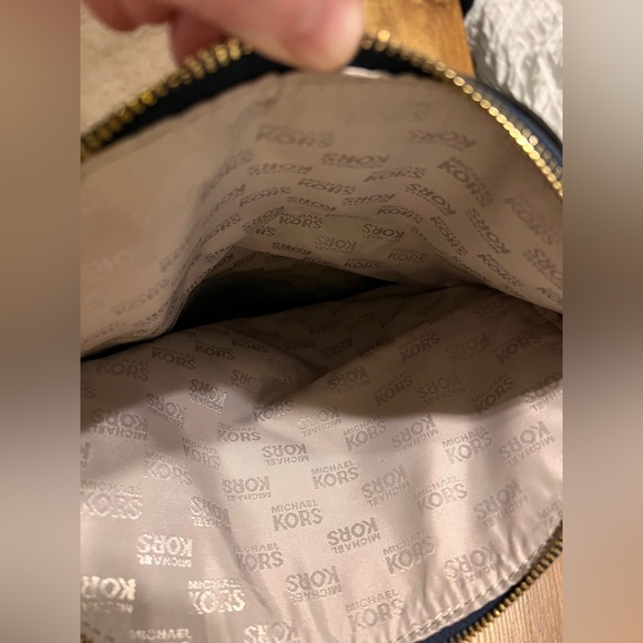 Michael Kors medium Bedford tassel purse - Picture 12 of 13